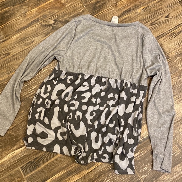 New Sew In Live Sz L Gray Animal Print Baby Doll Top With Pockets - Picture 2 of 9